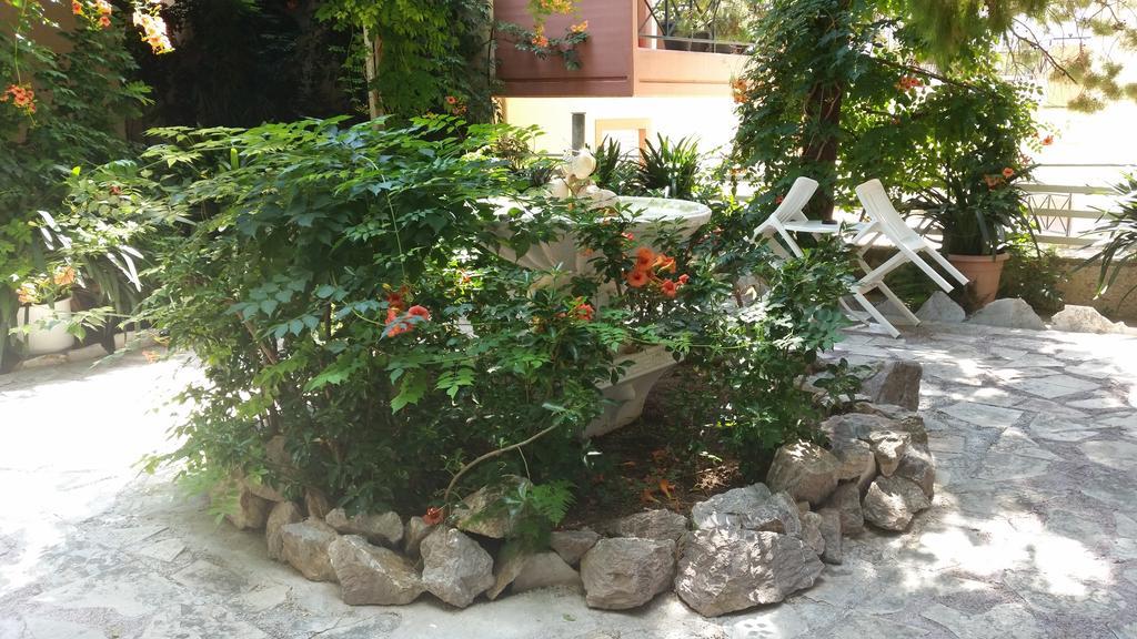 Pension Alkistis Tolón Buitenkant foto